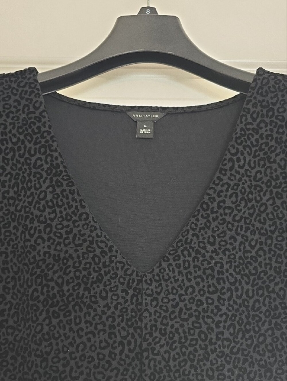 Ann Taylor Black Textured V-Neck Short Sleeve Top